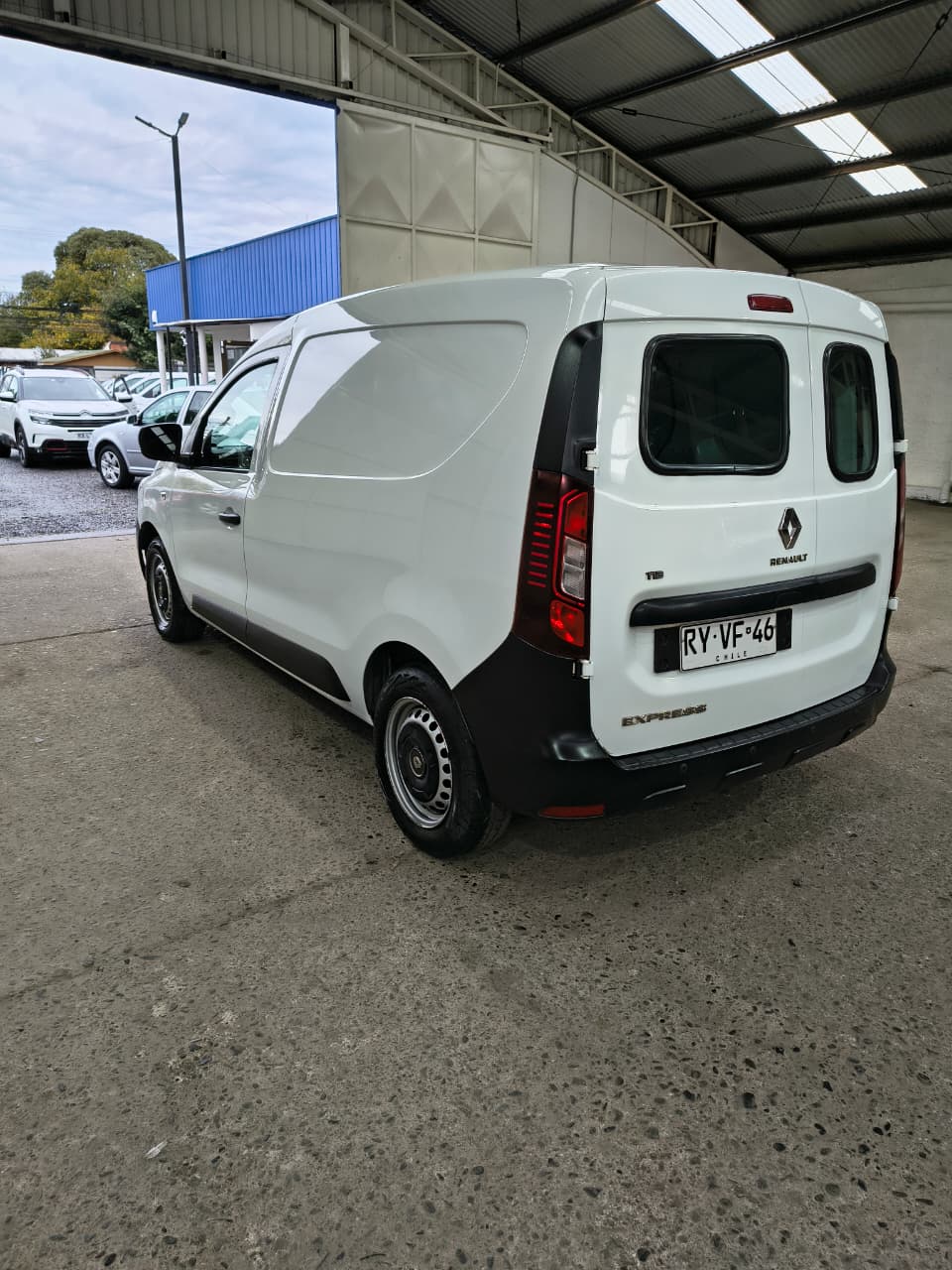 Renault Express Zen — foto 15 de 18