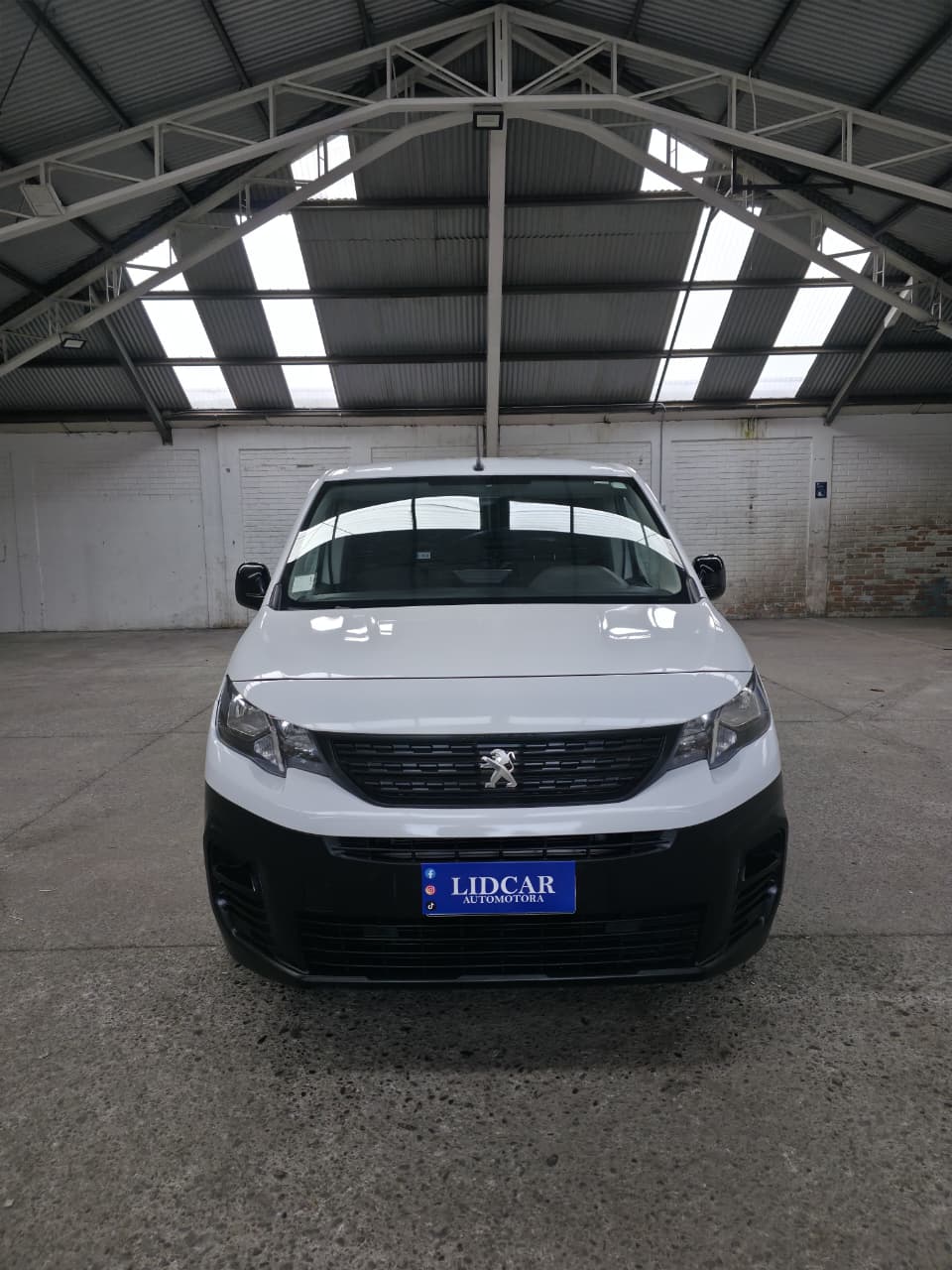 Peugeot Partner L2 — foto 15 de 25