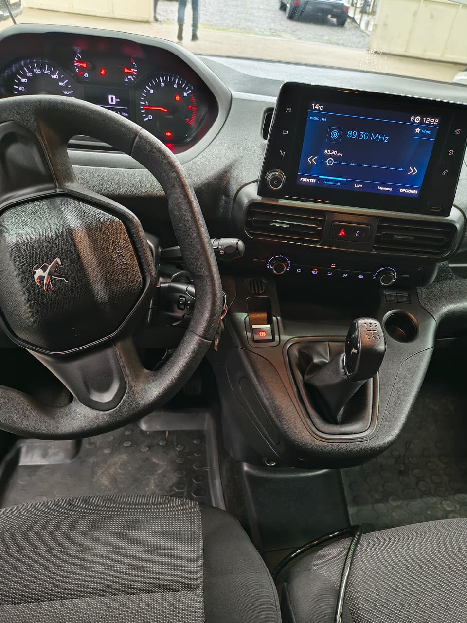 Peugeot Partner L2 — foto 18 de 25