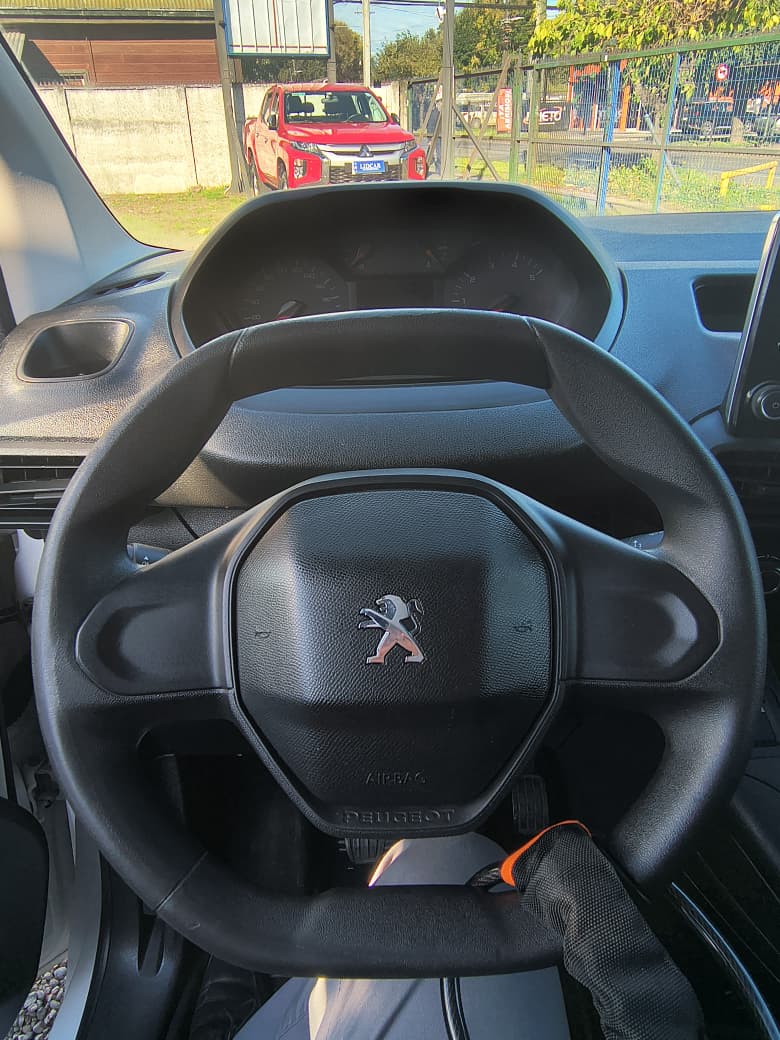 Peugeot Partner L2 — foto 23 de 25